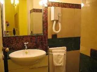 Trevi 4*